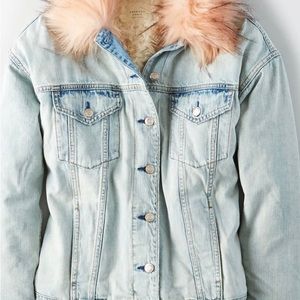 NWT American Eagle Sherpa Lined Jean Jacket w/Feather Collar,Large